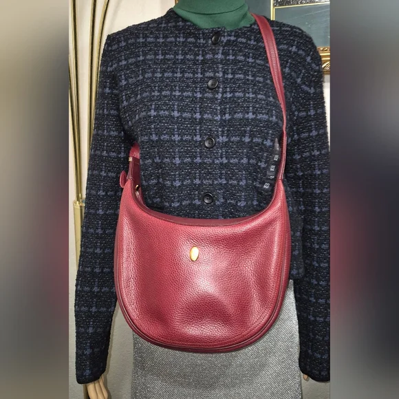 Elegant cartier Leather crossbody Bag - Picture 2 of 16